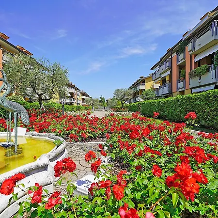Apartment Villaggio Dei Fiori - Viola - Gardagate Sirmione