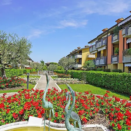 Apartment Villaggio Dei Fiori - Viola - Gardagate Sirmione